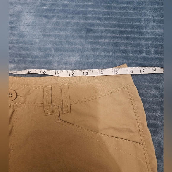 The North Face Womens Tan Shorts! - Picture 5 of 7